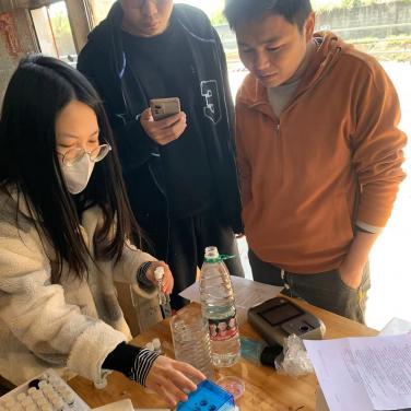 肇庆某环保企业便携式水质检测仪装机培训现场